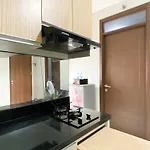 Basic 2Br At Lagoon Bekasi Town Square Apartment By Travelio