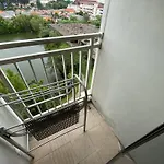 Basic 2Br At Lagoon Bekasi Town Square Apartment By Travelio