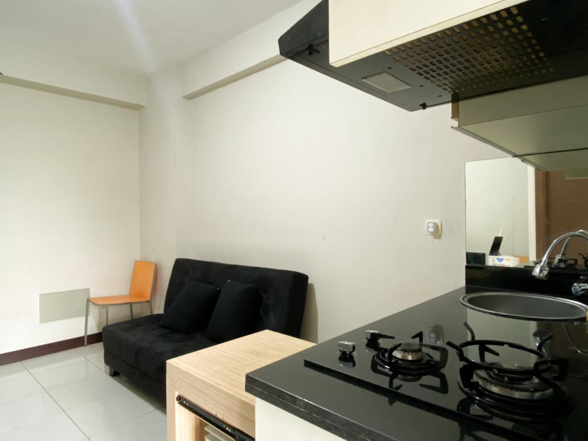 Basic 2br At Lagoon Town Square By Travelio Bekasi
