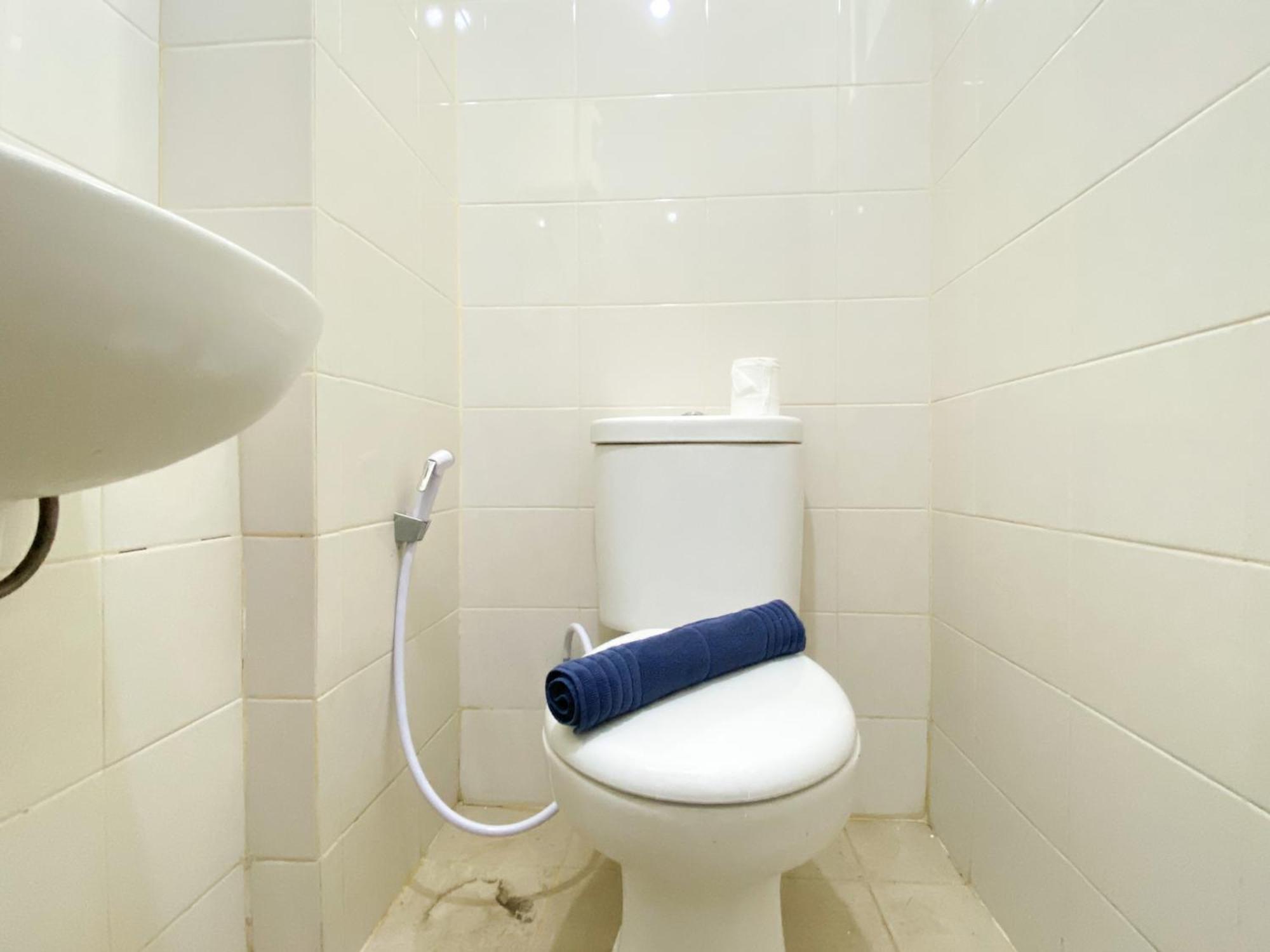Basic 2br At Lagoon Town Square By Travelio Apartemen Bekasi