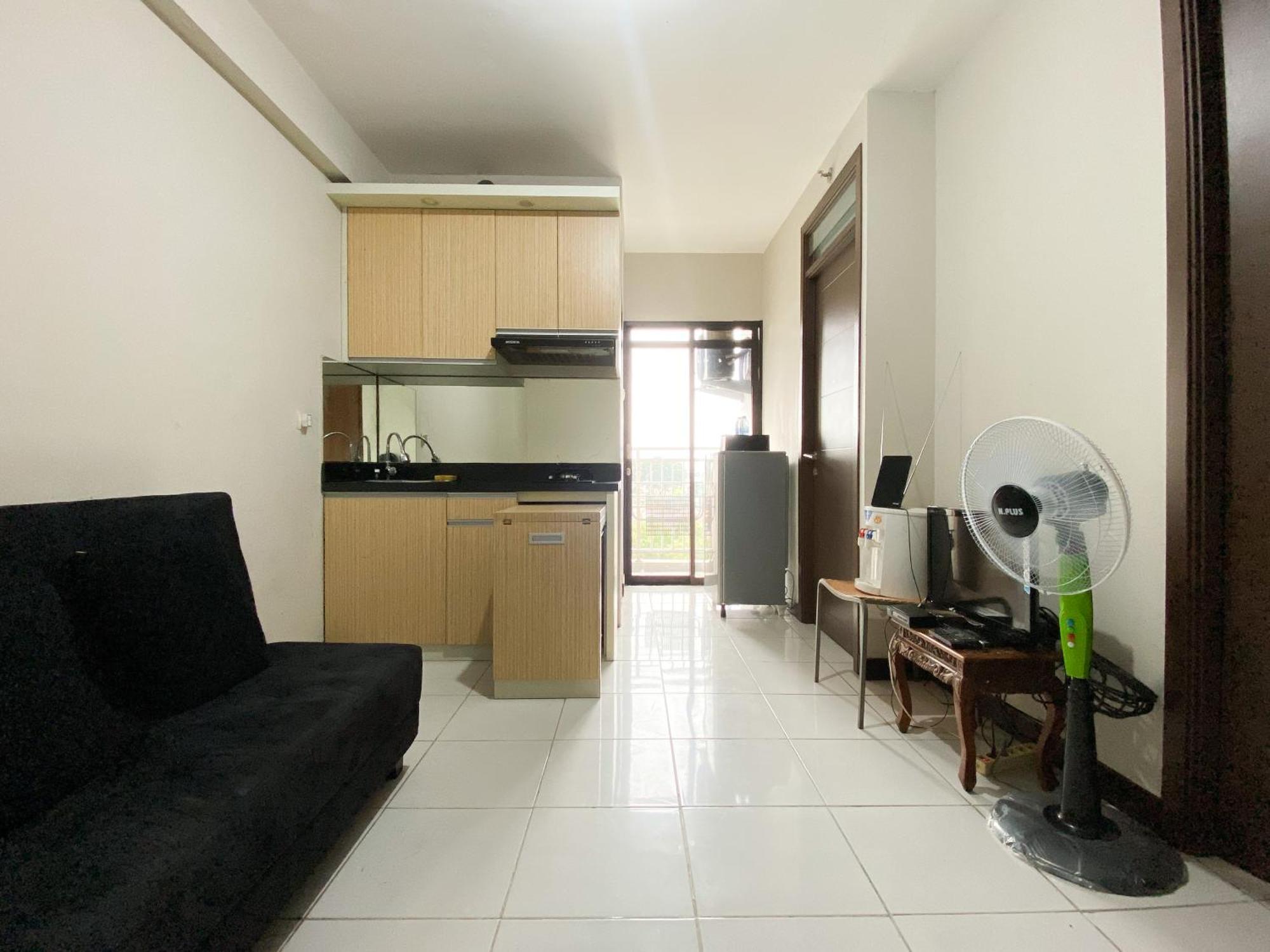 Basic 2br At Lagoon Town Square By Travelio